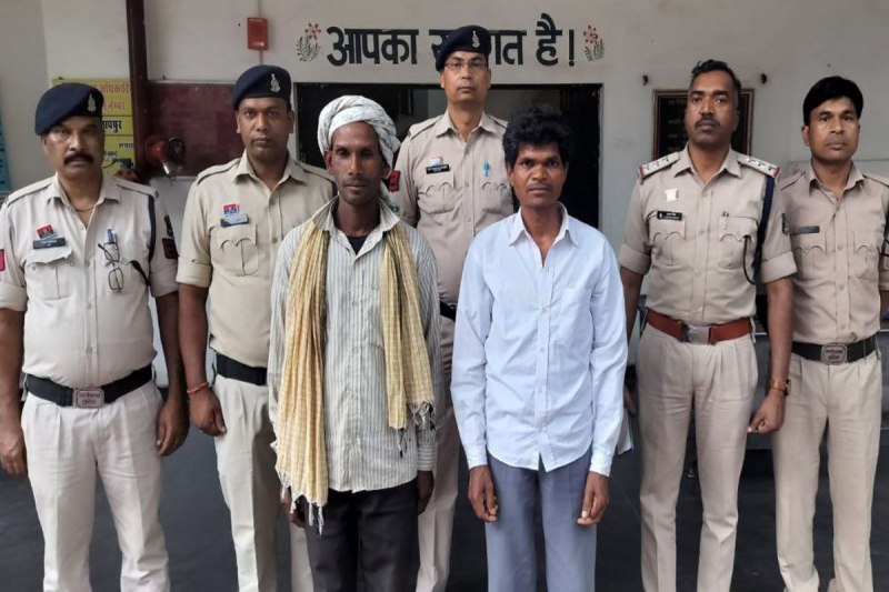 Young man murder: आधी रात घर में घुसकर लडक़ी का गला दबा रहा युवक, पड़ोसियों ने बेदम पीटा और बांध दिए हाथ-पैर, सुबह तक मौत