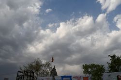 पश्चिमी विक्षोभ का असर: दिनभर तपाया शाम को अंधड़ के साथ बूंदाबांदी से राहत - image