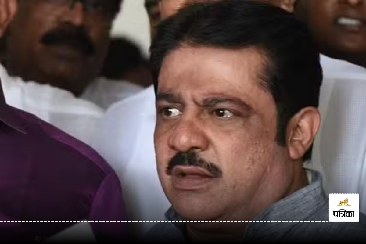 ‘मोदी-शाह मुझे बम दें…मैं फिदायीन बनकर जाऊंगा पाकिस्तान’, कांग्रेस के मंत्री
जमीर खान ने लगाई गुहार - image
