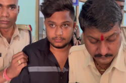 रायपुर में हिट एंड रन केस, युवक गिरफ्तार, स्टेयरिंग खींचने वाली युवती को छोड़ा,
पीड़ितों ने पूछा क्यों साहब - image