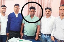 गजब! ACB की टीम पहुंची तो रिश्वतखोर ASI ने की नोट निगलने की कोशिश, रोका तो काट
खाया हाथ - image