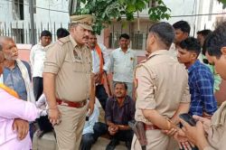 बरेली में दर्दनाक सड़क हादसा: तेज रफ्तार वाहन ने बरातियों को रौंदा, तीन युवकों
की मौत, एक की हालत गंभीर - image