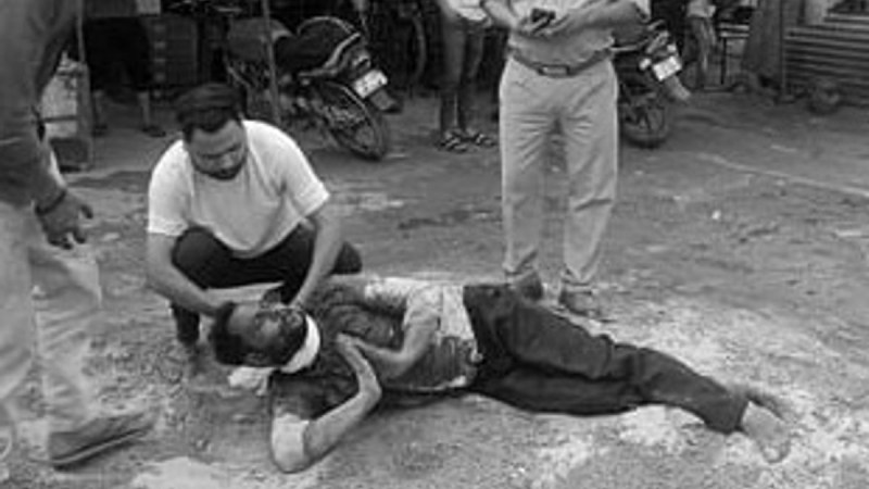 accused slit his throat in police custody in Rampur