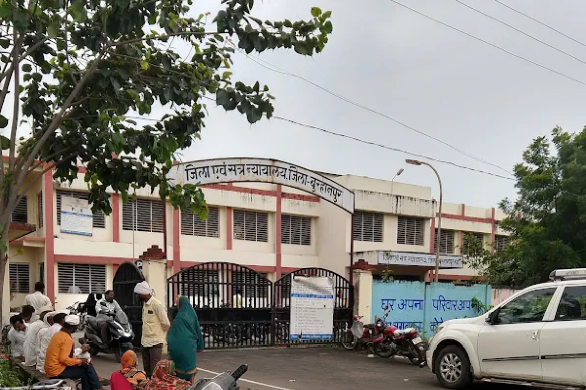 सजा सुनते ही महिला ने कोर्ट में कर दिया कांड, मच गई अफरा-तफरी