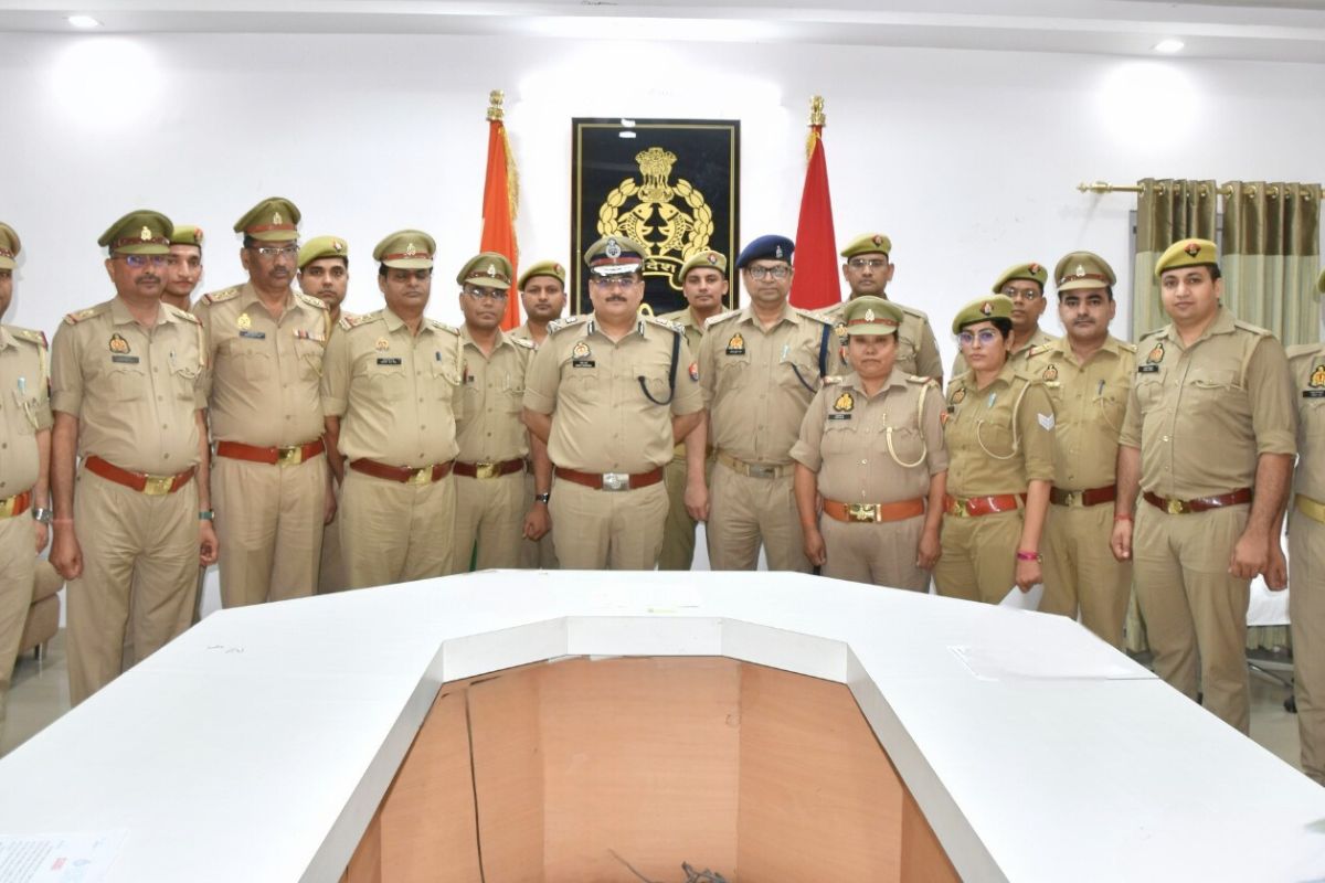 आईजीआरएस रैंकिंग में बरेली जोन की बड़ी छलांग, यूपी में अव्वल, पांच जिले भी टॉप
टेन में शामिल, एडीजी ने टीम को किया सम्मानित