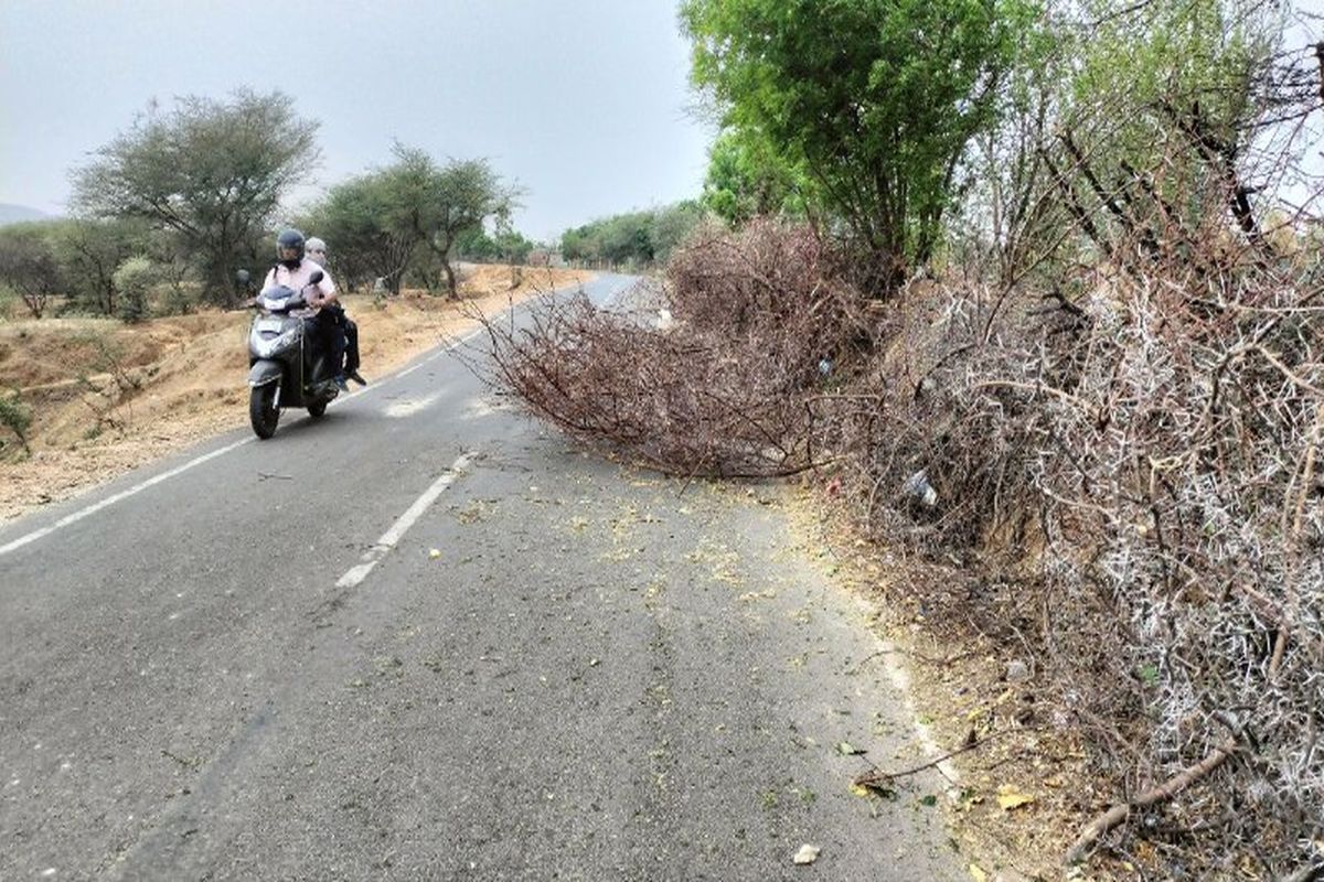 मौसम का बदला मिजाज, कहीं अंधड़ तो, कहीं बूंदाबांदी, गर्मी में राहत