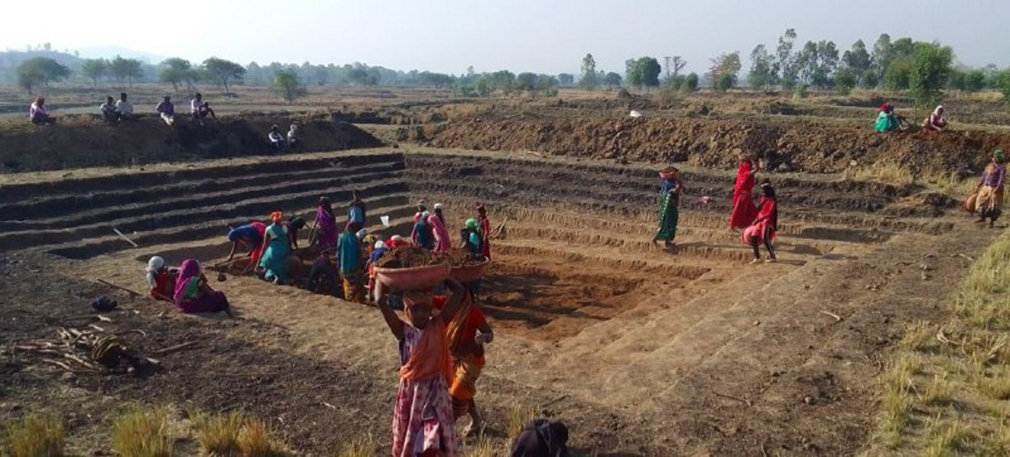 ग्रामीण क्षेत्रों में 3352 खेत तालाब, 12 अमृत सरोवर, 119 डगवेल रिचार्ज के कार्य
चल रहे
