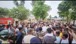 रेत ठेकेदार के कर्मचारियों ने वाहन चालक को बर्बरता पूर्वक पीटा, वीडियो वायरल
होने के बाद मामला दर्ज - image