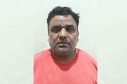 तो क्या रोहिलखंड के किसानों को सप्लाई हो रही थी नकली कीटनाशक, माचिश फैक्ट्री के
गोदाम में मिले कीटनाशक दवाओं के हज़ारों नकली रैपर - image