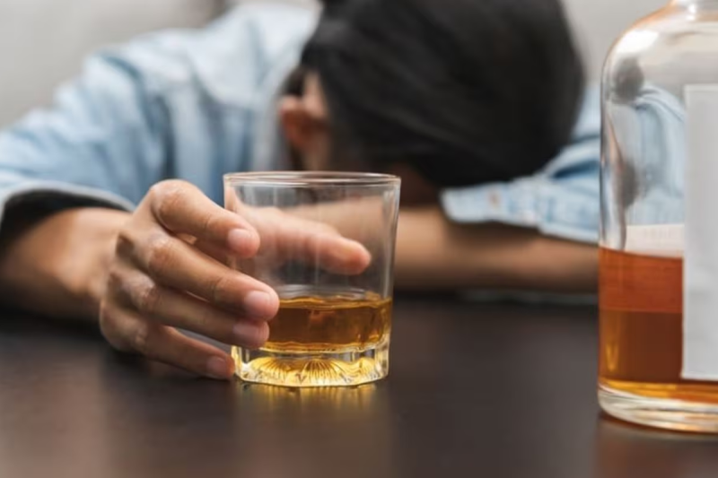 Haiderpur village panchayat made decision to impose fine on drinking and buying liqour in their area in tikamgarh mp news