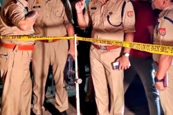 हैवान बने पिता ने अपने 2 मासूम बेटों का गला रेतकर की हत्या, पत्नी ने भी भागकर
जान बचाई - image