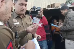 पहलगाम हमले के एक महीने में 500 से ज़्यादा अवैध आप्रवासी बांग्लादेश भेजे गए,
दिल्ली से 6 महीने में 770 डिपोर्ट - image