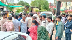 दर्दनाक हादसा: डंपर ने बाइक को कुचला, दो बहनों समेत 3 की मौके पर ही मौत,
युवतियों ने युवक से ली थी लिफ्ट - image