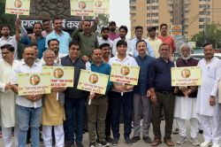 “एक राष्ट्र, एक चुनाव” को लेकर भाजपा कार्यकर्ताओं ने चलाया जन जागरण अभियान, कही
ये बात - image