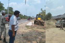 बरेली में सड़क किनारे नहीं कर सकेंगे रेता बजरी का कारोबार, नगर आयुक्त ने लगाया
₹15,000 का जुर्माना, कई ट्रॉली रेता-बजरी जब्त - image