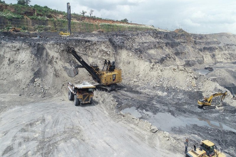 SECL खदान में मजदूरों और कंपनी कर्मियों के बीच खूनी संघर्ष, जमकर चले लात-घूंसे! जानिए किस बात पर मच गया बवाल