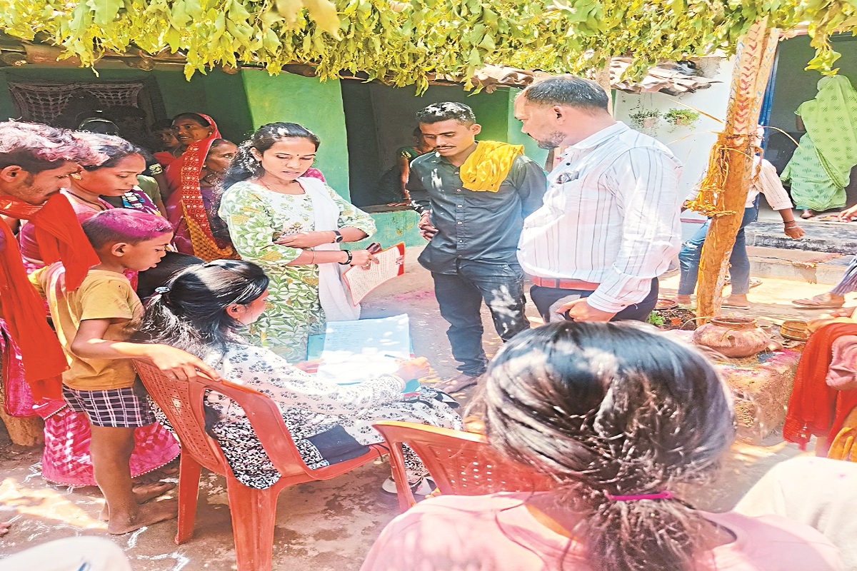 Akshay Tritiya 2025: बाल विवाह रोकने सक्रिय रही टीम, 30 शादी घरों में
दूल्हा-दुल्हन की उम्र का किया सत्यापन