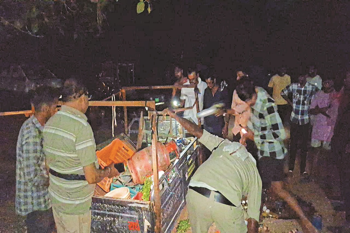 Road Accident: मालवाहक ने ई रिक्शा को मारी ठोकर, चालक की मौके पर हुई मौत