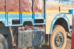 CG Crime: खड़ी ट्रक की तोड़ी टंकी, 170 लीटर डीजल ले उड़े चोर - image