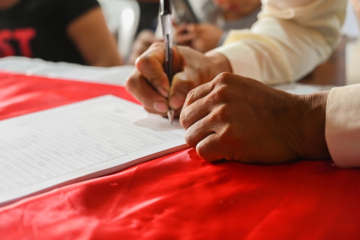 अनुमति के बिना ही 15 कोटवारों ने बेच दी 11 एकड़ जमीन, हुई ये बड़ी कार्रवाई