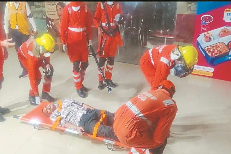 Mock Drill in CG: माल में लगी भीषण आग, फौरन खाली कराया गया.13 मिनट तक थम गई जिंद