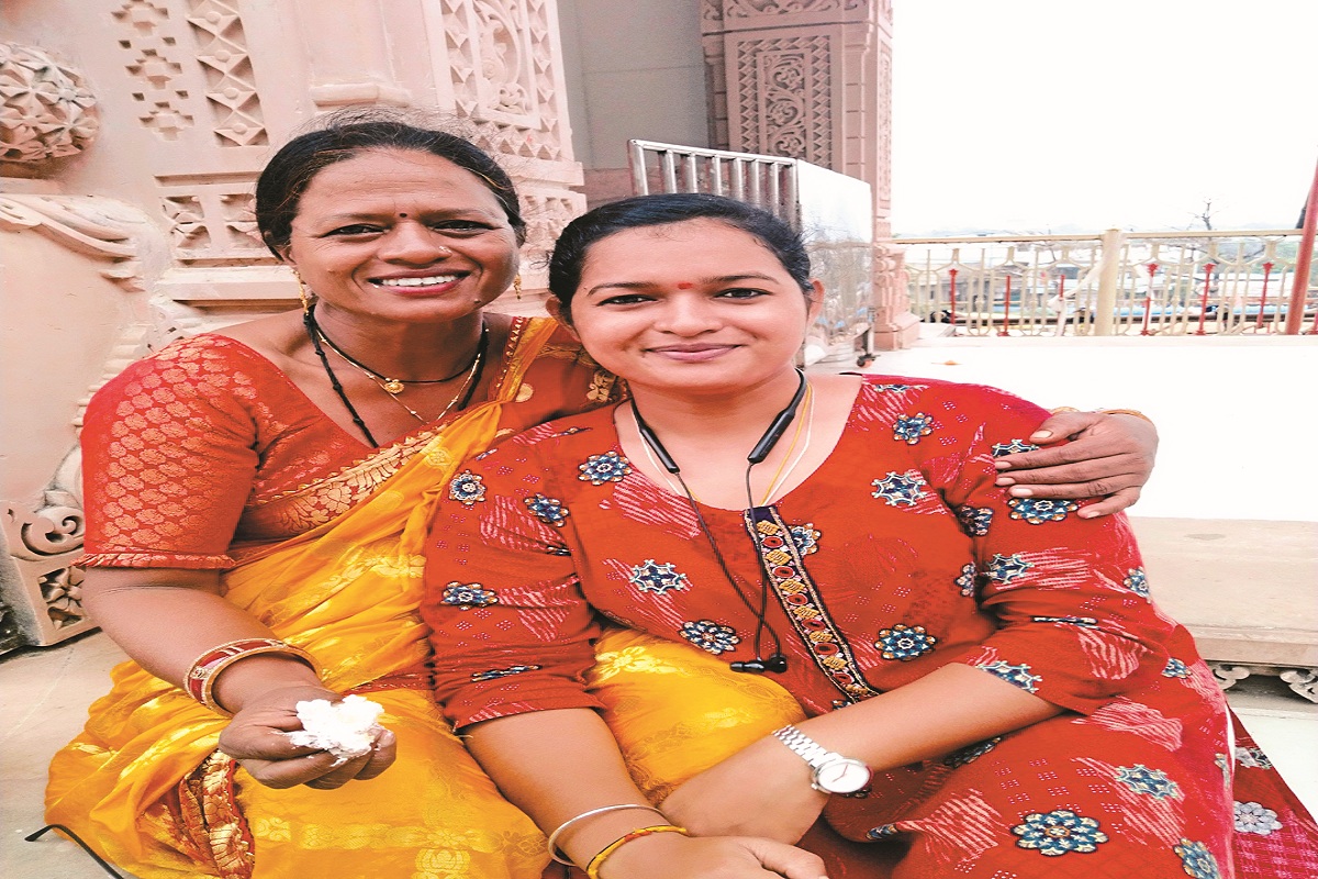 Mothers Day 2025: पति की मौत के बाद चार बच्चों को पाला, एक बेटी आज सब इंस्पेक्टर