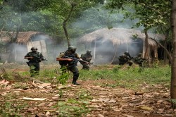 Naxal operation: तेलंगाना में नक्सलियों के लिए नरमी, छत्तीसगढ़ में सख्त प्रहार
का दौर - image