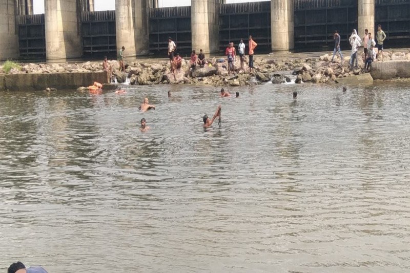 CG News: कुदरी बैराज में दर्दनाक हादसा, नहाने के दौरान 12 वर्षीय बच्चे की डूबने से मौत ...
