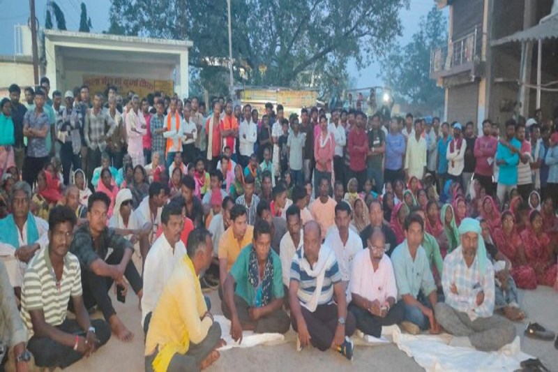 CG News: चक्काजाम करने वालों पर लगाई संगीन धाराएं, ग्रामीणों ने पुलिस पर लगाया उगाही का आरोप