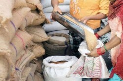 Susashan Tihar: दो राशन दुकान हो गए निरस्त, अधिकारियों को दिए गए निर्देश - image