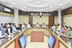 CG Cabinet Meeting: कलाकारों और साहित्यकारों का पेंशन बढ़ा, शिक्षा, रोजगार को
लेकर साय कैबिनेट ने लिए अहम फैसले, देखें - image