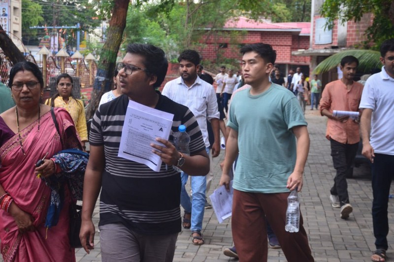 विश्वविद्यालय में एग्जाम डेट बदलने की मांग (Photo Patrika)