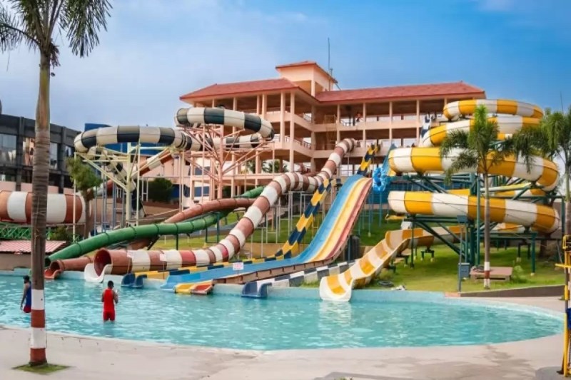 CG News: एक्वा विलेज वाटर पार्क में संचालक की लापरवाही से गई बच्चे की जान, जुर्म दर्ज नहीं