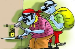 बंद मकान में चोरी, 6 तोला सोना, चांदी और नकदी ले उड़े चोर, पुलिस कर रही तलाश - image