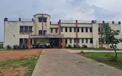 19 साल बाद भी इंतजार में शासकीय महाविद्यालय बड़ामलहरा, न पर्याप्त नियमित शिक्षक,
न बुनियादी सुविधाएं - image