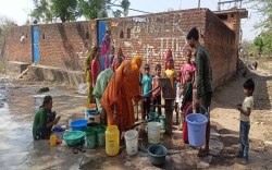 हर घर नल योजना बनी अधूरी उम्मीद, निर्माण में देरी, जल संकट और गहराने के आसार - image
