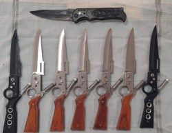 jabalpur crime : 8 खतरनाक अजमेरी चाकू के साथ दो लोग गिरफ्तार, बेचने से पहले ही
धरे गए - image