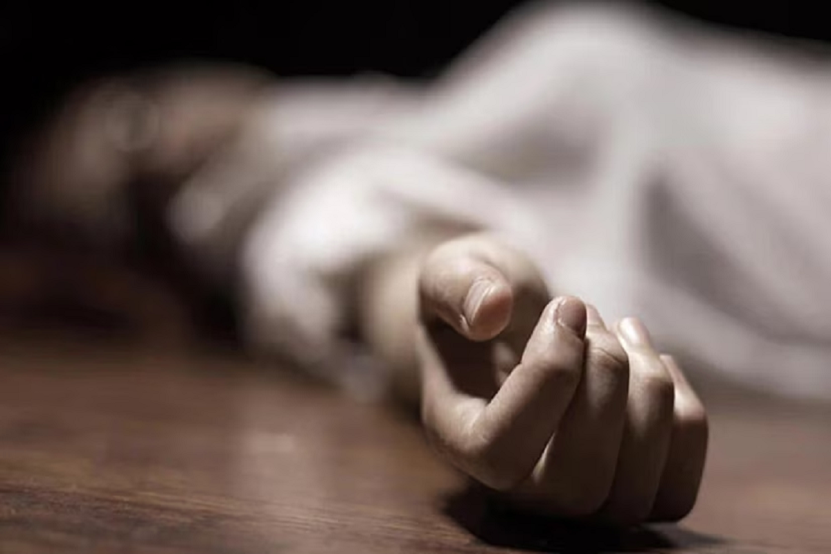 Father Dies After Son Gets Trapped in Lift for 3 Minutes
