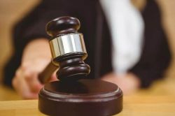 Delhi Court: फैसला सुनाने से ठीक पहले स्टेनोग्राफर ने दी आत्महत्या की
धमकी…दिल्ली की अदालत में हाई वोल्टेज ड्रामा - image