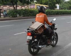 Zomato-Swiggy वालों को 5400 से 400000 रुपये तक की मदद देगी बिहार सरकार - image