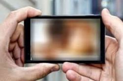 मकान मालिक ने घर खाली करने को कहा तो किरायेदार महिला ने नग्न कर पीटा, वीडियो
बनाया, मकान मालकिन के साथ भी… - image