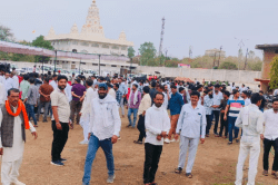 कांग्रेस के पूर्व विधायक पर भड़का यादव समाज, वायरल वीडियो में दी थी गोली मारने की
धमकी - image