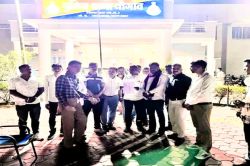 इंदौर-अहमदाबाद फोरलेन पर अंबेडकर की प्रतिमा उखाड़ ले गए शरारती तत्व, इलाके में
तनाव - image