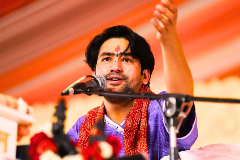 New Zealand Prime Minister David Breen met Pandit Dhirendra Shastri of Bageshwar Dham