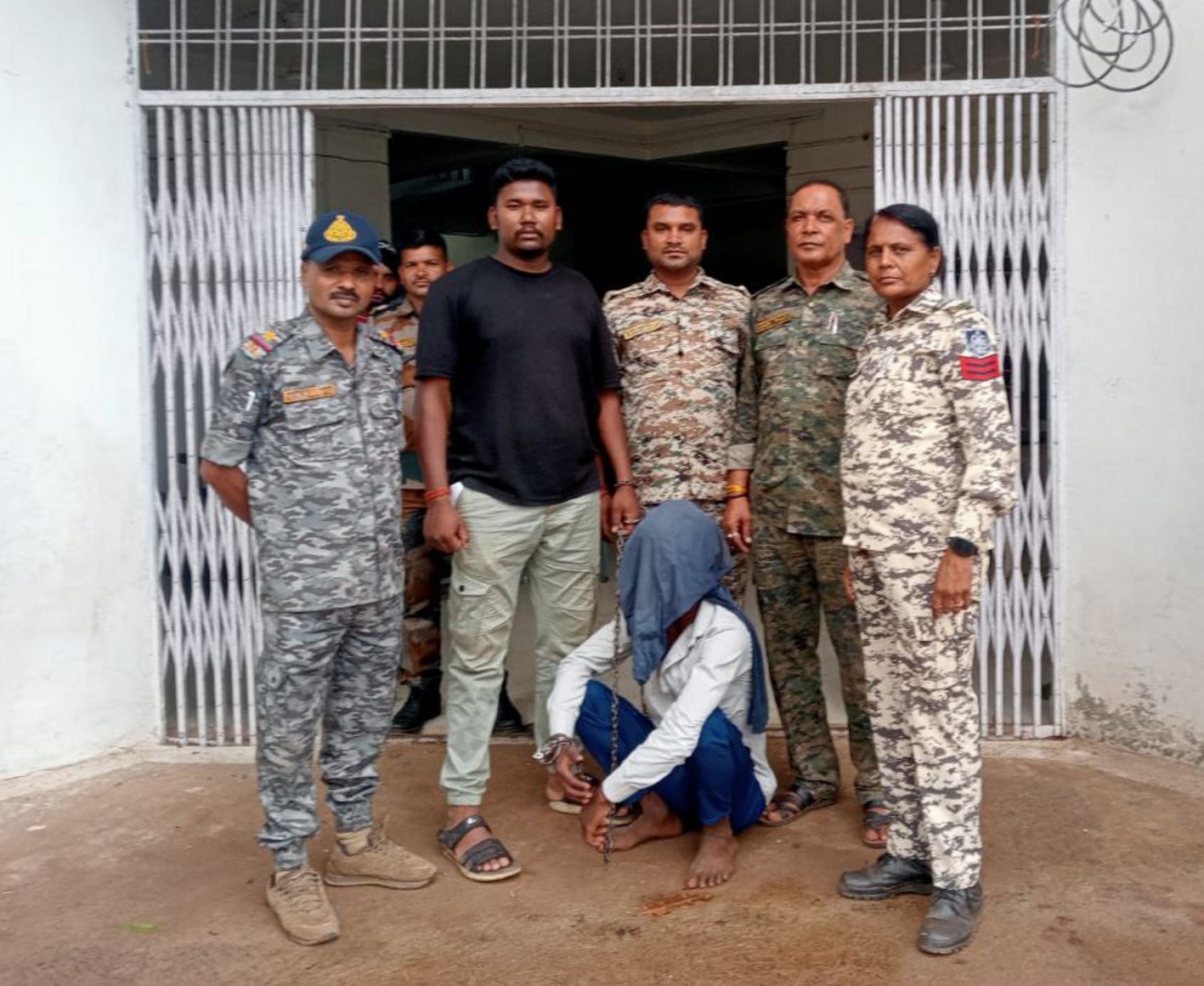 हत्या करने के बाद जंगल में छिपा था आरोपी, गिरफ्तार