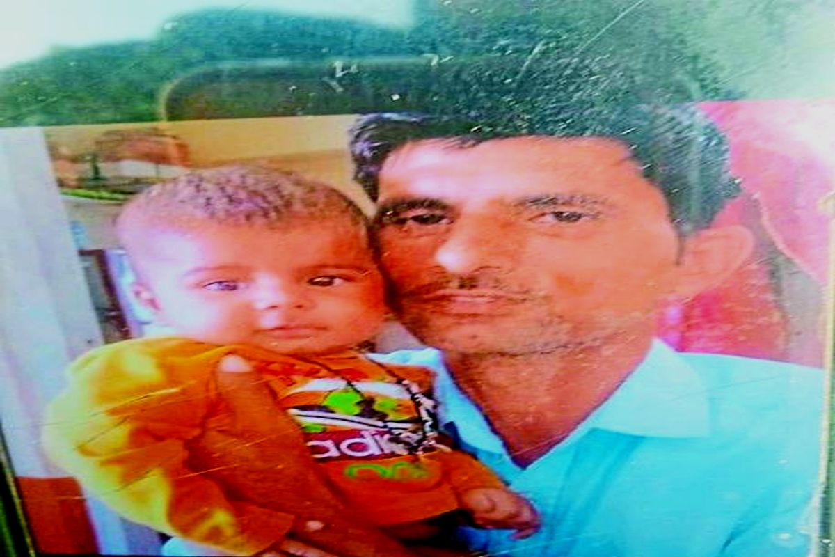 Jhunjhunu news: तीन महीने के मासूम की हत्या कर झाडि़यों में फेंका शव, फिर पिता
ने खा लिया जहर
