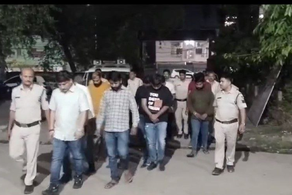Video News: इविनिंग स्टार होटल में पुलिस ने पकड़ा जुआ, 13 गिरफ्तार, देखें वीडियो