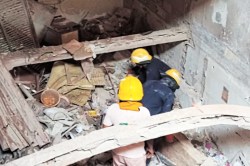 Bikaner Gas Cylinder Blast: ‘मेरा भाई मिला क्या साब… ‘ रोते हुए बोला लालचंद का
बड़ा भाई - image