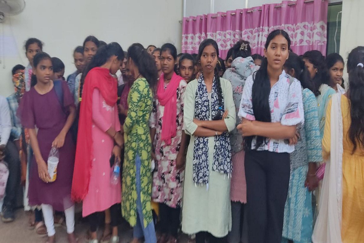 CG News: गर्ल्स हॉस्टल में न अधीक्षक है न रसोईया, छात्राओं ने कलेक्टर से कहा-
अनहोनी का सता रहा डर