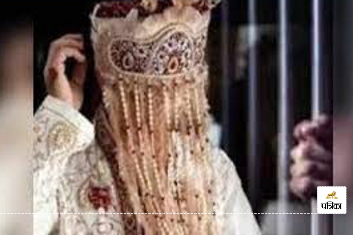 Love crime: गर्भवती प्रेमिका को छोड़ दूसरी लडक़ी से रचा रहा था शादी, पुलिस ने
मंडप से दूल्हे को किया गिरफ्तार